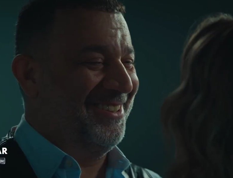 Vatan gülüşü 😂

#SelMes #ArkaSokaklar