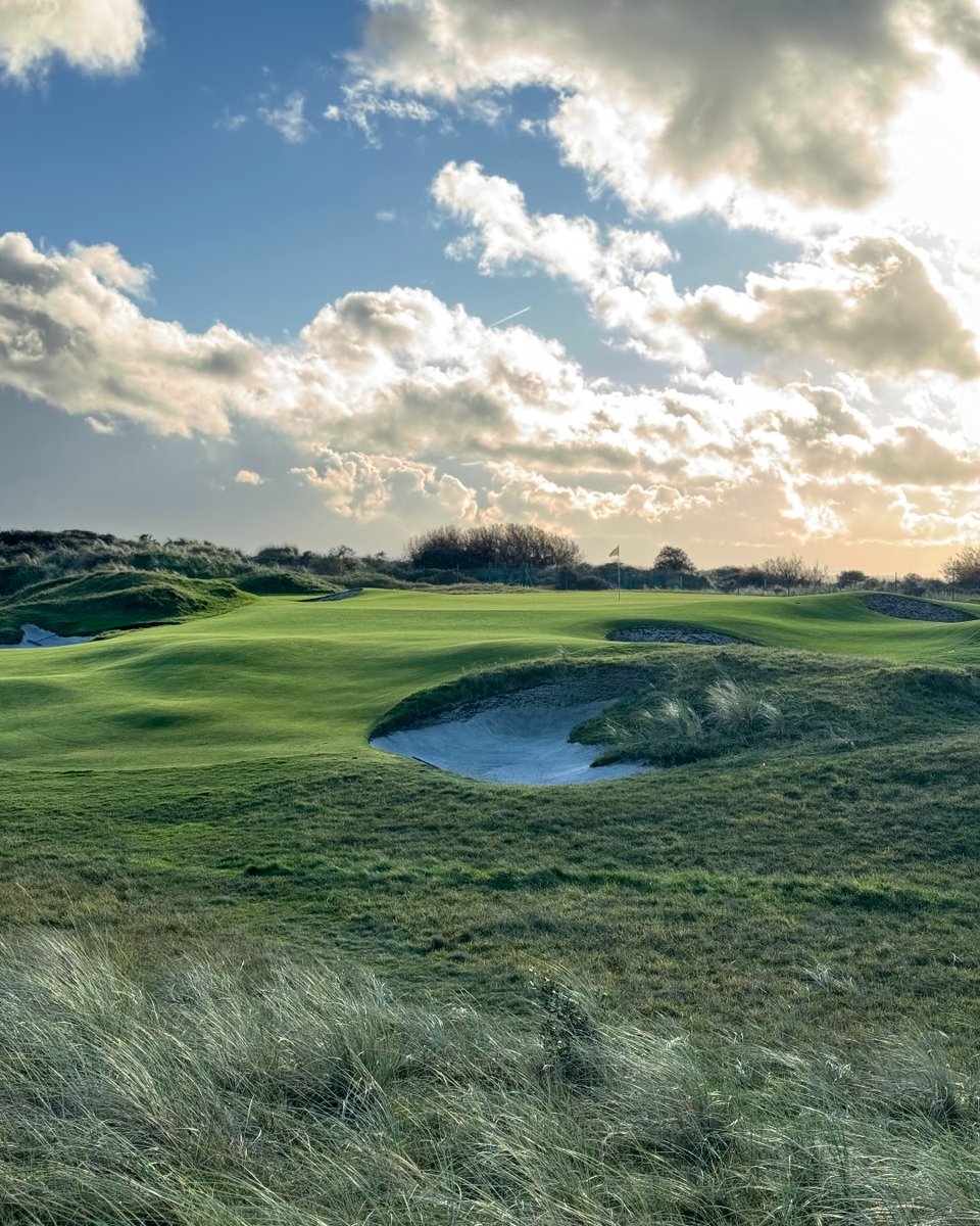 cookiejargolf's tweet photo. Our first visit to @Haylinggolfclub this week and it blew our socks off.

Remarkably firm surfaces thanks to the shingle beach below, endlessly engaging Tom Simpson holes, and immaculate presentation from @GJRobertsTurf and his team.

One thought was echoed throughout the round - big Rye vibes in the dunescape, routing, the winter conditioning and the odd pillbox.

Definitely won’t wait long before returning.