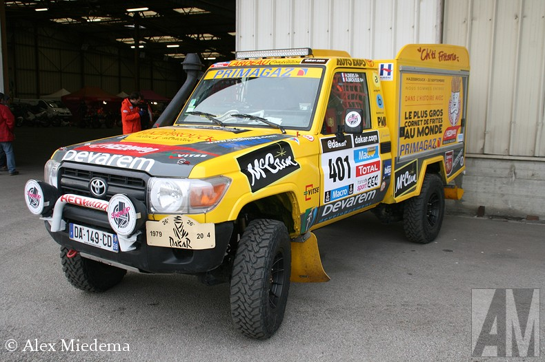 DannyTyler1118's tweet image. #モタスポ知らない人が嘘だと思うけど本当の事を言え
その昔
キッチンカーでレースに参戦し、レースの合間にフライドポテトを揚げてはライバルたちに振る舞う謎の集団がいたのです

ふざけているように見えて、レースは毎回過酷な荒れ地を乗り越えてちゃんと完走していたのです