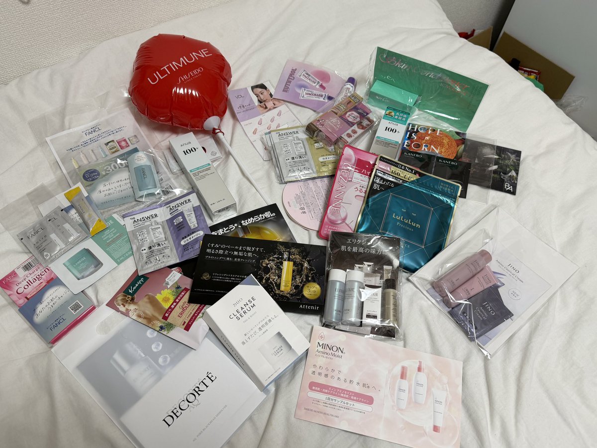 erieri_bibi's tweet photo. 都内おさんぽがてら原宿でやってたTokyo Beauty Weekのイベント行ってたんだけどこれら全部入場者特典で無料だった🥹
ただ私ほんまに美容に疎いなって思った。。。 https://t.co/4ImQFSen2k