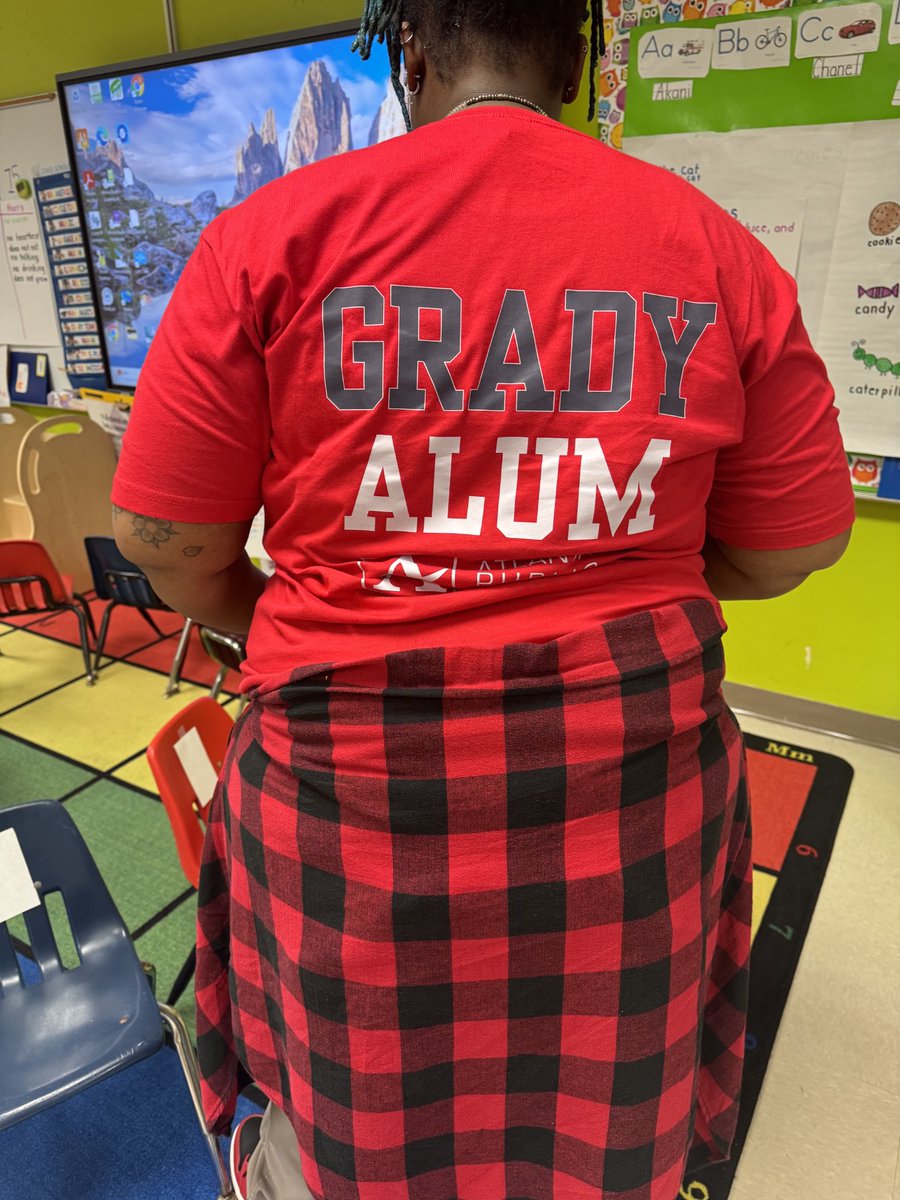 PFE_MsAskew's tweet image. 🎓 Proud APS graduate here! I’m beyond excited to now serve the very district that helped shape me into the person I am today. 💙✨
@apsupdate @APSMidtown
#APSALUMNI #IAMAPS #APSGrady #APSMidtown #APSPeytonForest