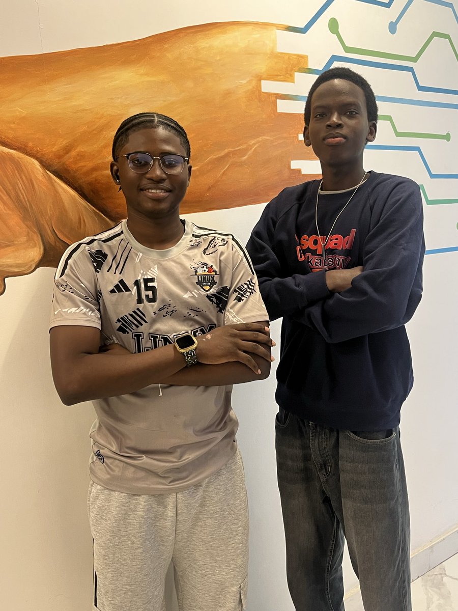 ladicodez's tweet image. Not just a regular day at the office. Glad to see new interns join us🙂‍↔️ and yeah, congratulations @theactual001