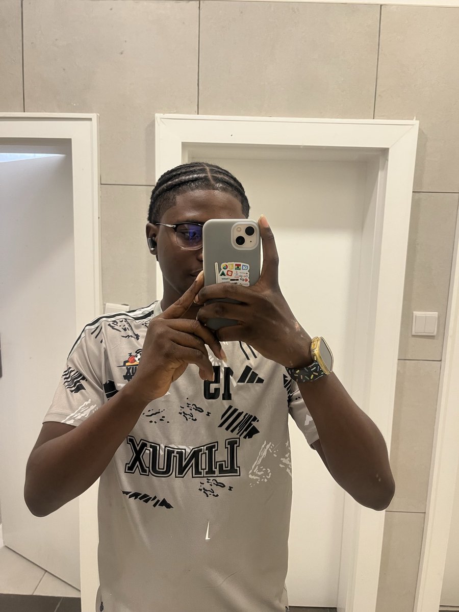 ladicodez's tweet image. Not just a regular day at the office. Glad to see new interns join us🙂‍↔️ and yeah, congratulations @theactual001