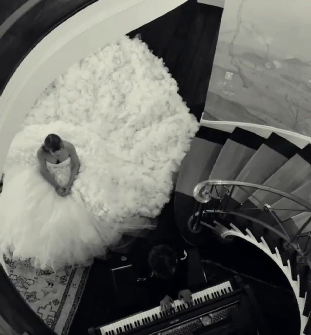 ced_jayy's tweet image. why does she look like rice or im just hungry??