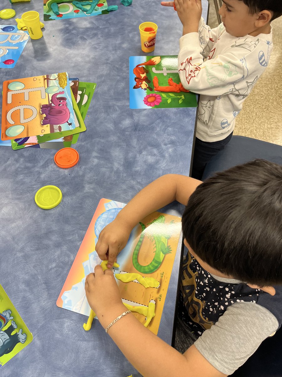 PadoniaPride's tweet image. After learning what authors do in library, our PreK friends jumped into fun, hands-on author centers creating characters, building stories, and bringing their ideas to life. Big creativity from our littlest Pandas! 💙🐼🖍️ #LibraryFun #PadoniaProud @BCPSLMP