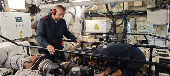 EMADmde's tweet image. El Patrullero de Vigilancia en Zona (PVZ) ‘Isla de León’ refuerza la seguridad en aguas del Peñón de Vélez.
Dentro de las Operaciones de Presencia, Vigilancia y Disuasión, #OPVD, el cometido del buque es incrementar el conocimiento y protección del espacio marítimo. 
#MOPS…