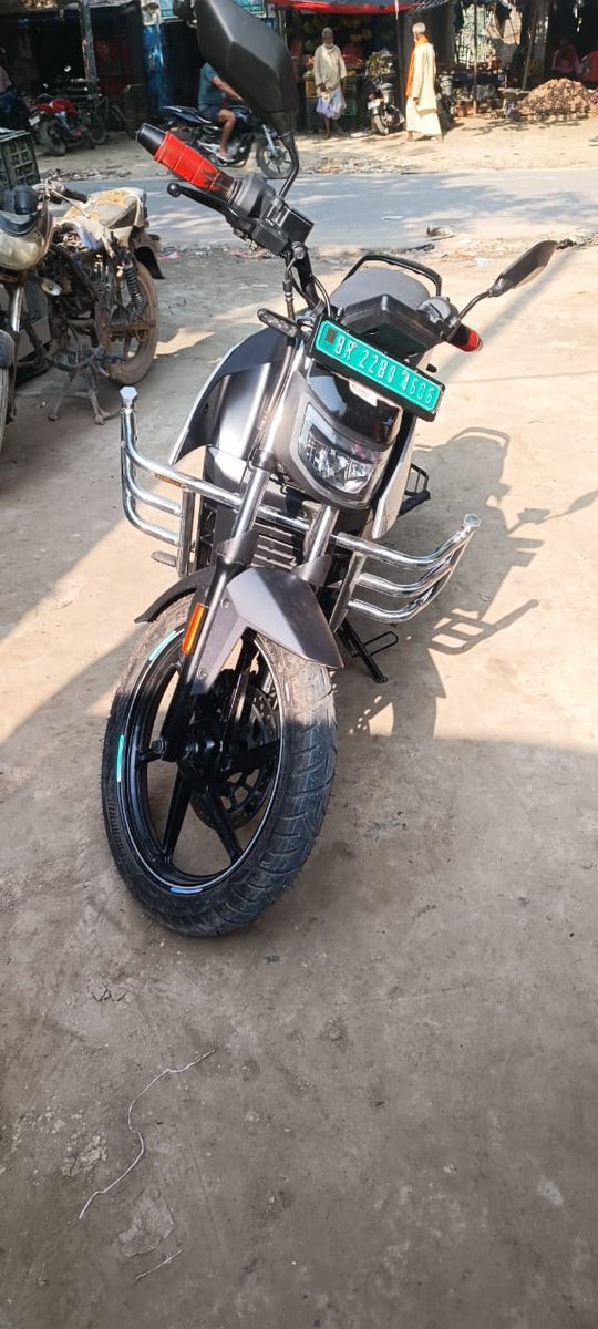 actionmediahere's tweet image. People all over India are sharing photos of the Next Gen Bike! 🔥🏍️
The excitement is real! 🇮🇳
#RoadsterX #MadeInIndia #VocalForLocal
#OlaElectric