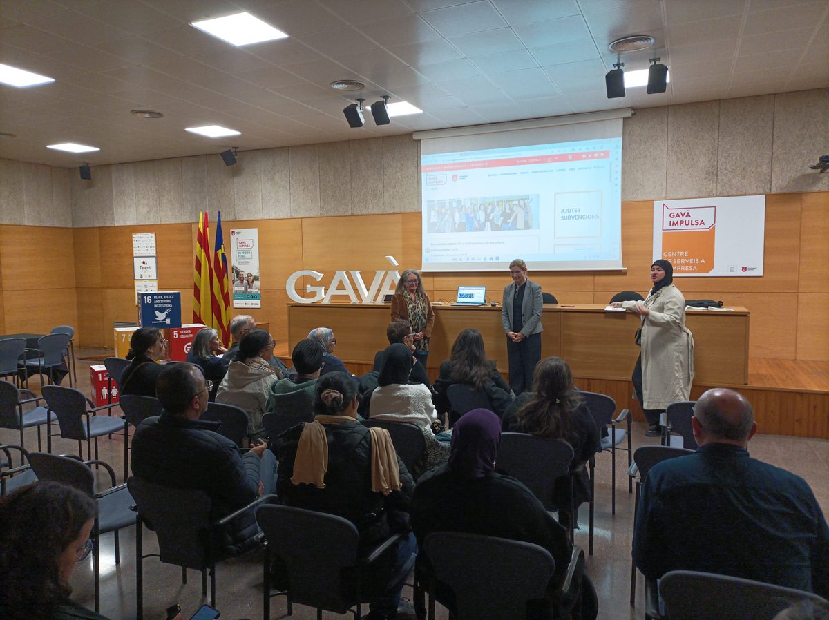 GavaImpulsa's tweet image. 📌Visita de la delegació marroquina de Menara (Marrakech) i teixit associatiu #IMADEL al #CSE de l&apos;Ajuntament de Gavà, generant un espai d&apos;intercanvi i sinergia amb el projecte gavaimpulsa.info/serveis-empren…, per fomentar la promoció i suport de les #dones a l&apos;entorn #econòmic.
