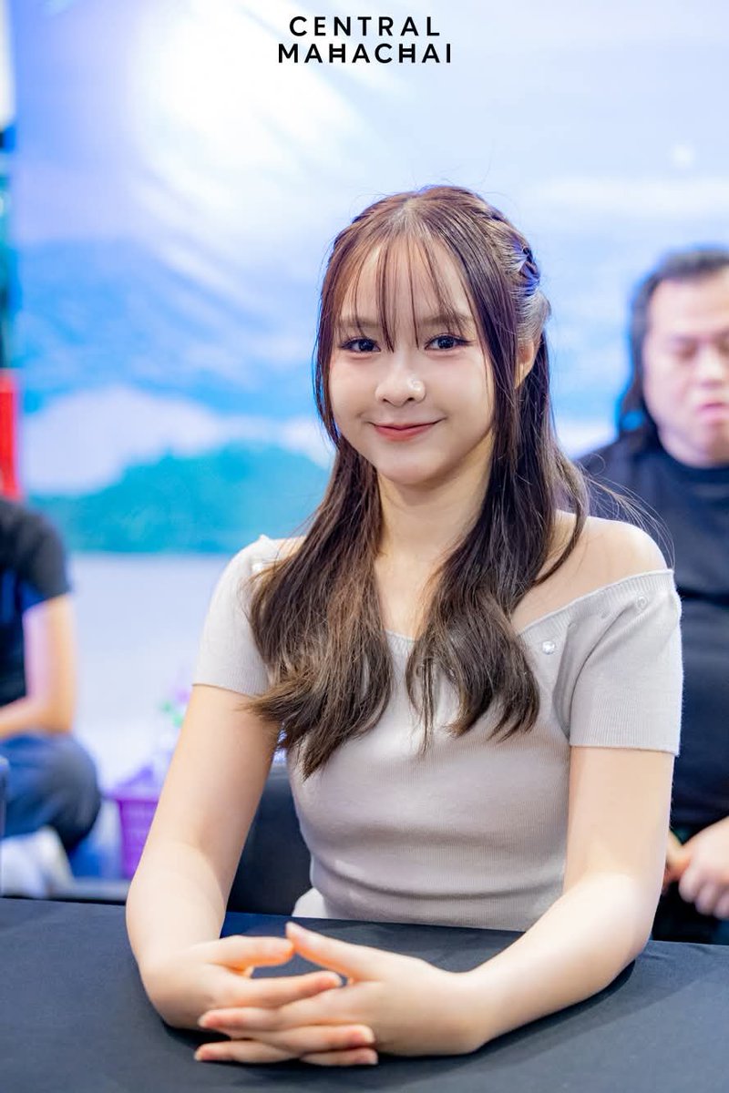 adtong's tweet image. วันเสาร์                                               วันอาทิตย์

แคปพี่ยู้กกคนเดียวปะเนียะ อิอิ