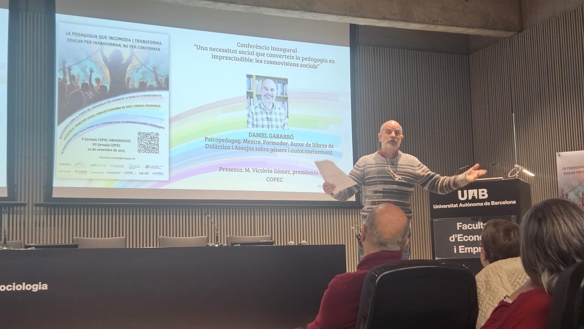 INÈDIT EDUCACIÓN tweet media