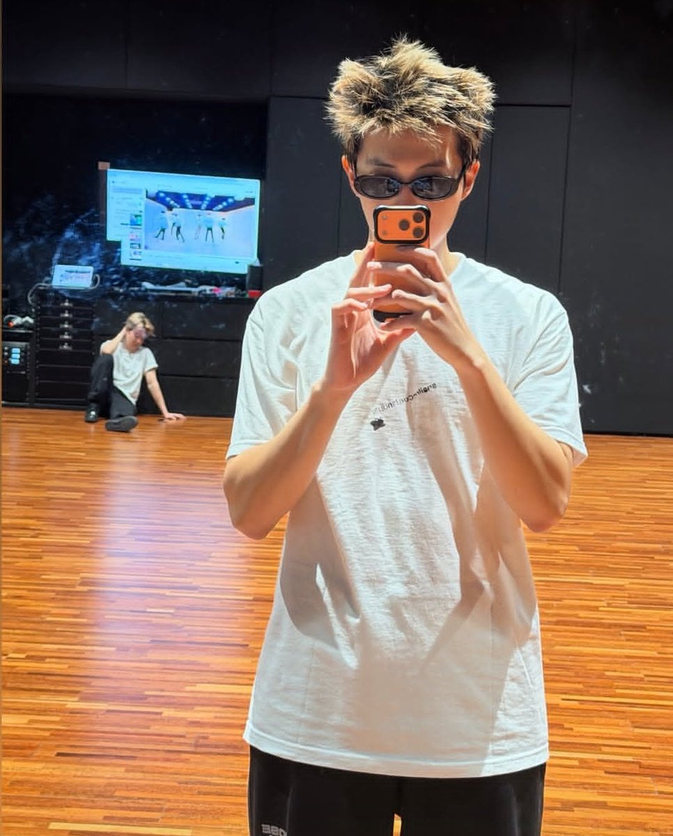Oh fvck they are in practice room
