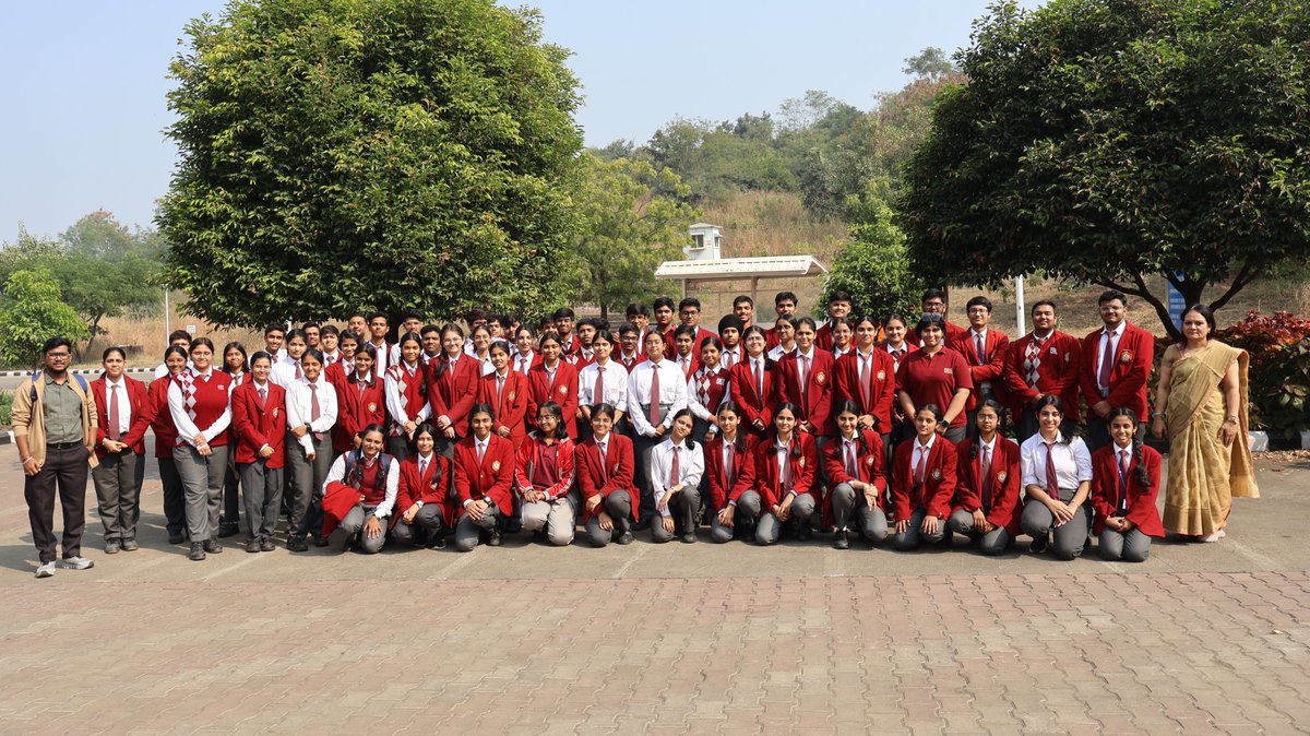 IISER Bhopal hosted students &amp; teachers from Sagar Public School, Saket Nagar on 20 Nov 2025 for an enriching outreach visit!
The CS2 team conducted an introduction to IISER Bhopal and guided tours of Physics &amp; Bio labs.
A day full of curiosity, learning &amp; inspiration!