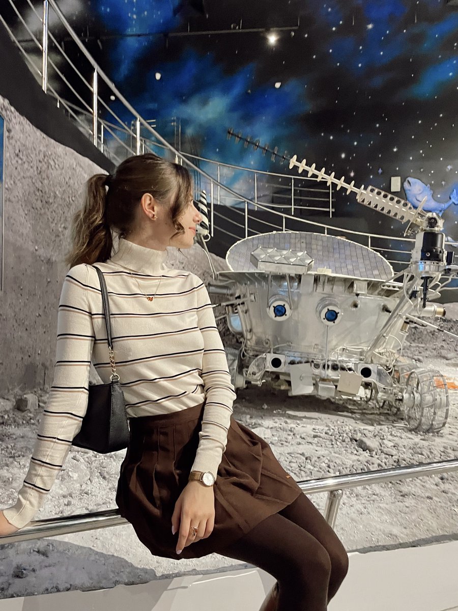 sashameetsrus's tweet image. Moscow space museum 🪐
official space languages are English &amp;amp; Russian, which means I’d fit right in 🚀
