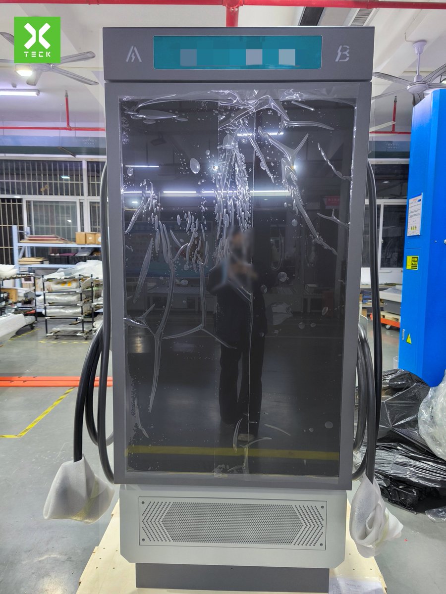 Xundao_global's tweet image. 60–120 kW DC fast charger with 55&quot; ad display shipped to a client for a gov EV infrastructure project.
Dual-gun fast charging ✅ 98% efficiency ✅ Built for public tenders.
Contact: sales@xteckpower.com
#EVCharging #DCFastCharger #EVInfrastructure #EVProjects #CleanEnergy #xteck