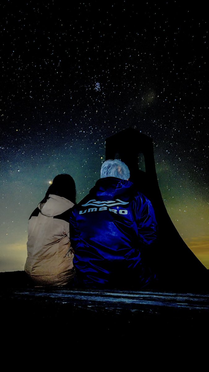 今日新月であり、快晴やん…
星空撮りに行きたい

iPhoneで撮る場合三脚とかで固定させて、ナイトモード30秒
30秒終わり際に別のカメラでフラッシュする。

そうすると星空と人物が一緒に撮れます