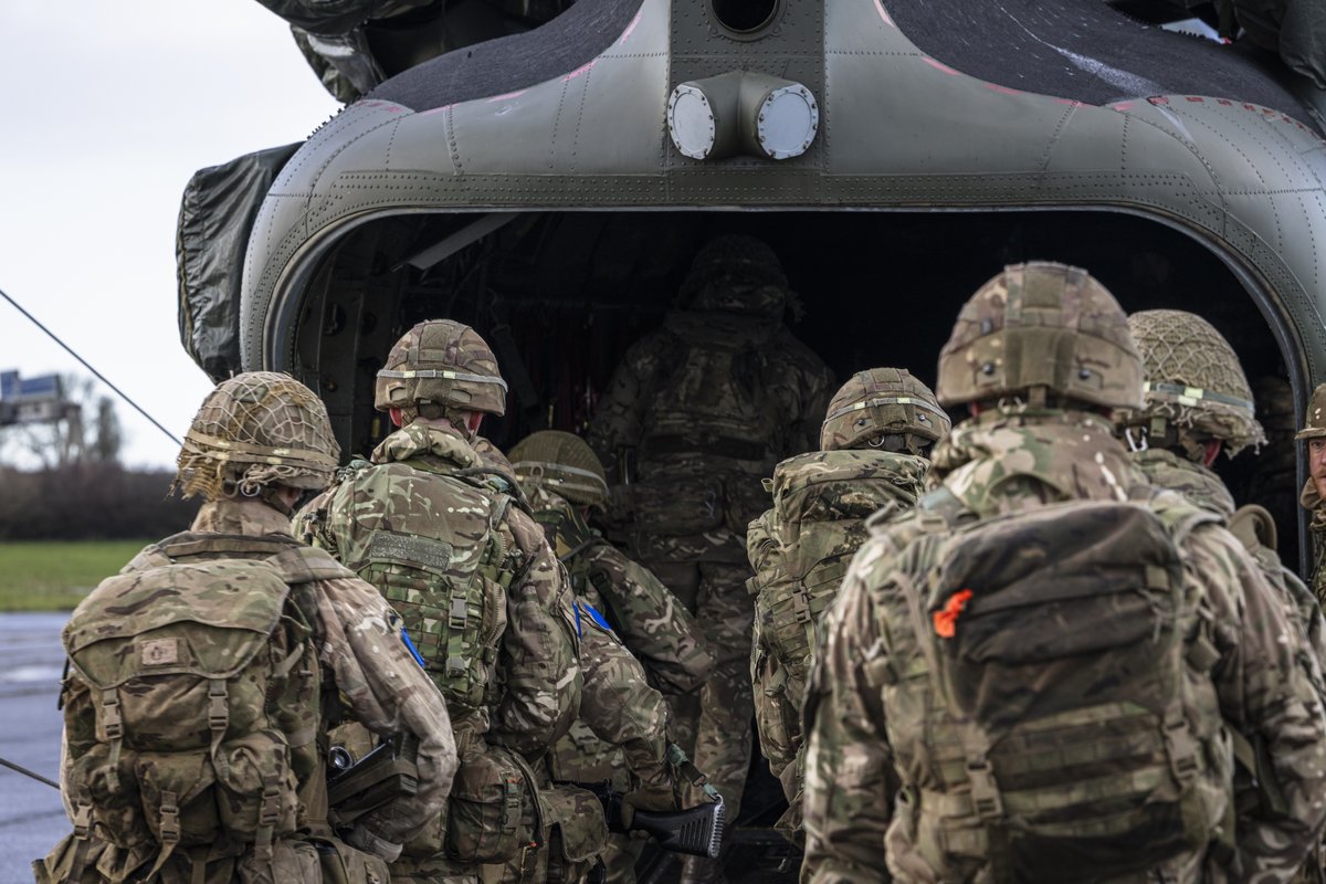 🚁 Ex Pinion Titan: The Chinook Force is operating with NATO across the UK. Supported by 90 SU, JHSS &amp; TSW, and using Agile Combat Employment to work from derelict buildings, forests or tents - showing true adaptability. #RAF #ChinookForce #ACE #NATO