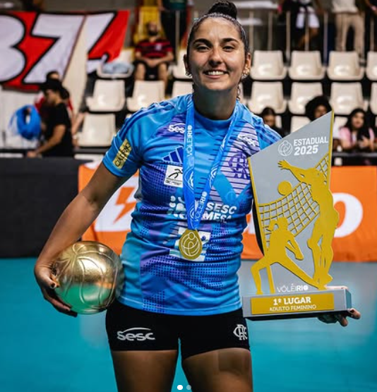 StatisticsVolei's tweet image. Laís (3 sets)

Passes: 16
Passe Positivo: 44%
Passe Perfeito: 0%
Erros: 1
Defesas: 14