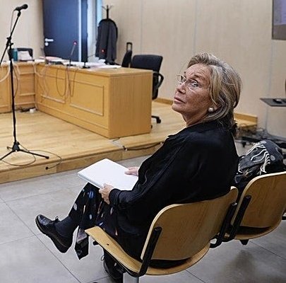 El caso de esta forense que se llama ANA ARJONA, trae TELA!!!

La fiscalía ha investigado y ha conseguido el testimonio de 3 víctimas de agresión sexual. La primera, de 2019, acudió a denunciar a un conocido suyo y ANA ARJONA fue la encargada de examinarla.

La víctima tenía una