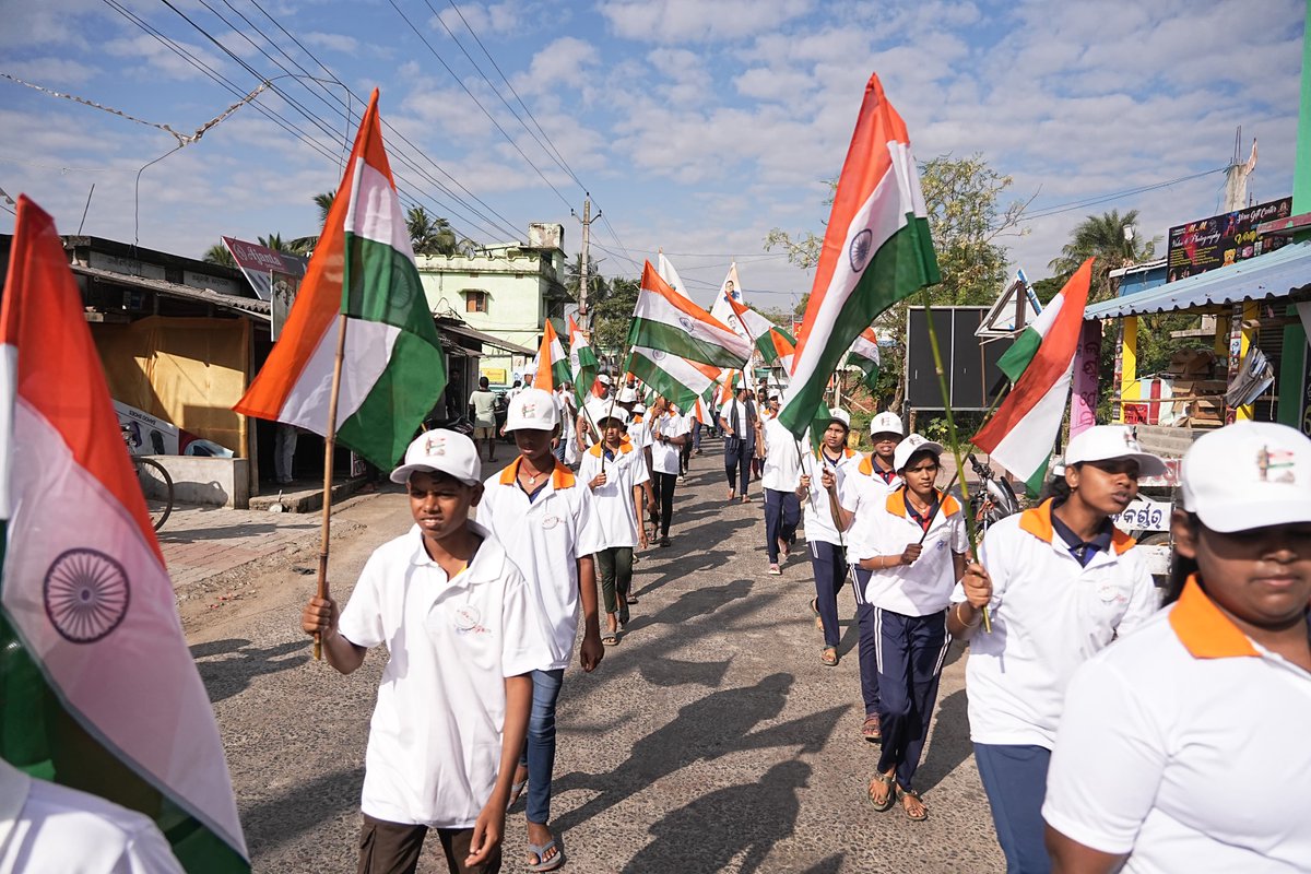 suryabanshibjp's tweet image. ସର୍ଦ୍ଦାର ବଲ୍ଳଭ ଭାଇ ପଟେଲଙ୍କ ୧୫୦ତମ ଜନ୍ମ ଜୟନ୍ତୀ ଉପଲକ୍ଷେ ଆଜି କେନ୍ଦ୍ରାପଡ଼ାର ଅଙ୍ଗୁଳାଇ ଠାରୁ ରାଜଗଡ଼ ଯାଏଁ ଏକତା ପଦଯାତ୍ରା ଆୟୋଜିତ ହୋଇଛି । ଏକ ଭାରତ, ଆତ୍ମନିର୍ଭର ଭାରତର ମୂଳମନ୍ତ୍ର ନେଇ ଦେଶବ୍ୟାପୀ ଏହି କାର୍ଯ୍ୟକ୍ରମ ଅନୁଷ୍ଠିତ ହେଉଛି । ଆଜିର ଏହି ପଦଯାତ୍ରାରେ ମହାକାଳପଡା ବିଧାୟକ ଶ୍ରୀ @DurgaPNayak ଙ୍କ ସହିତ ଅନେକ…