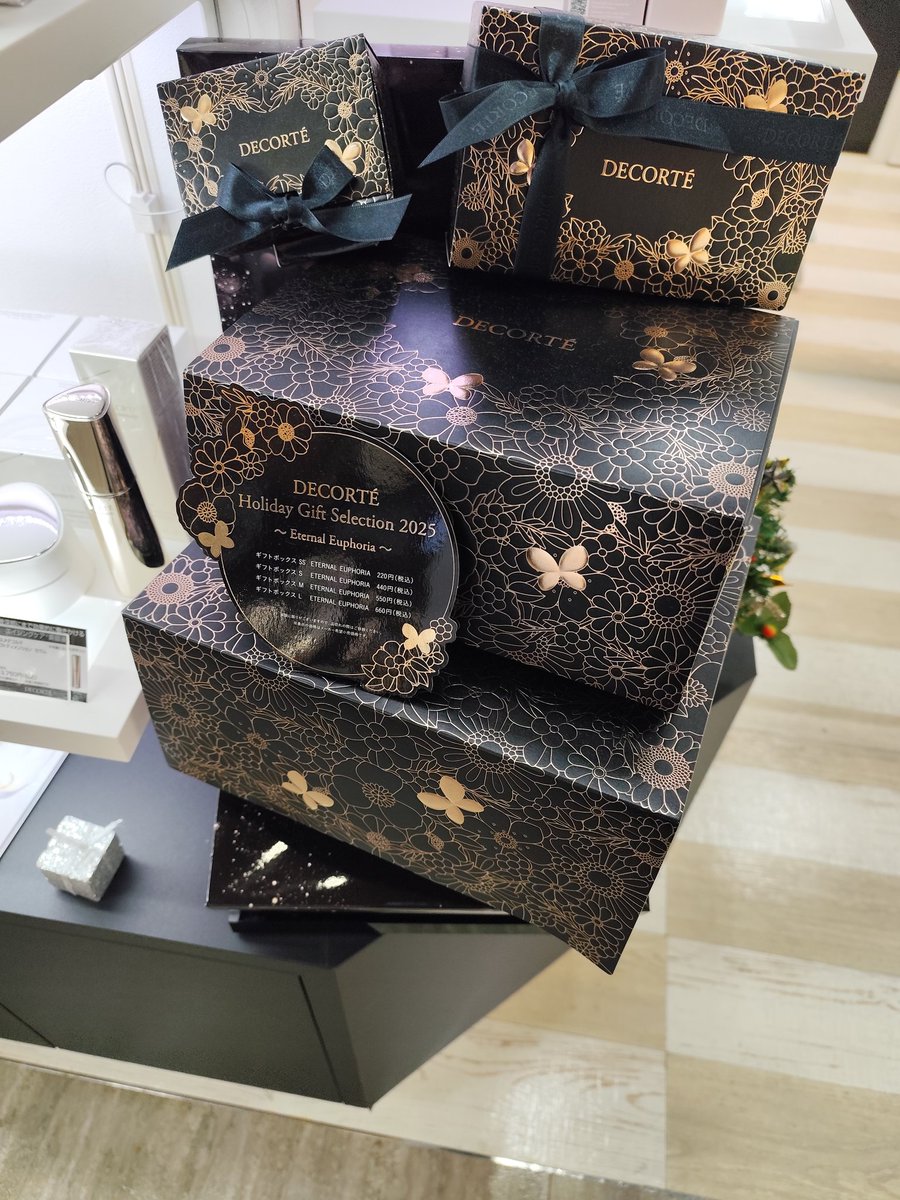 joeyasuweb3's tweet image. クリスマスコフレのfcfsには負けましたがやっぱりコスメデコルテはセンスいいなあ。

syfuのターゲットとします。