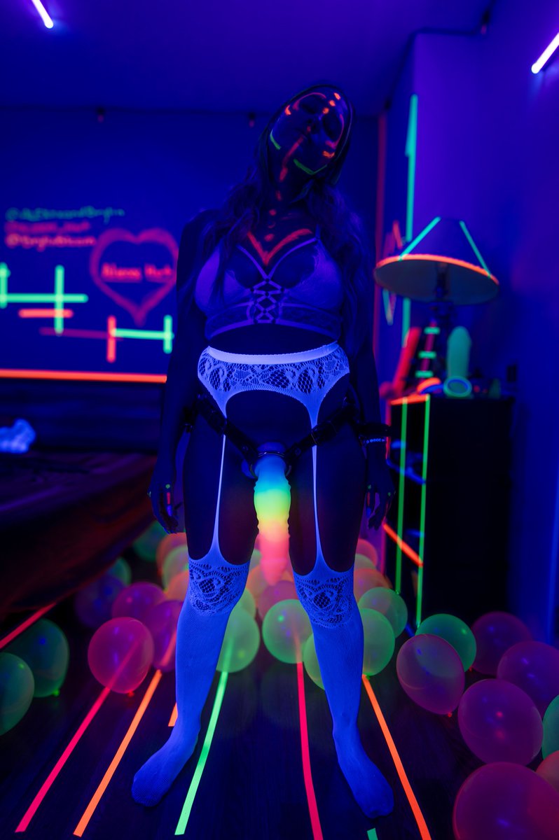 I just did my most creative shoot yet! ⚡ Are you excited to see it or what!? ⚡
New dildo <a href="/BardToys/">Wandering Bard Toys *Customs Open*</a> 
dildo Harness <a href="/hankeystoys/">Hankey's Toys</a>  
Lube <a href="/amsterdam_pro/">Amsterdam Professional</a>