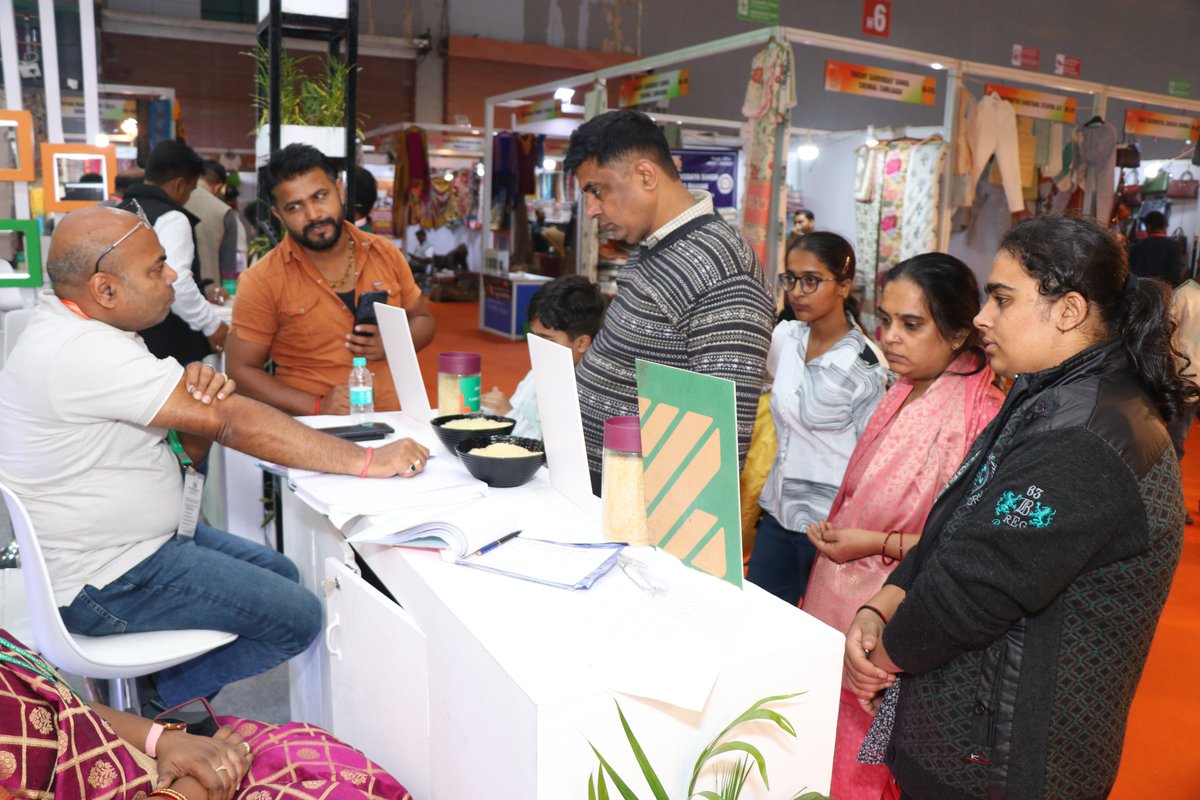 FCI_Delhi's tweet image. The #FCI Pavilion at #IITF2025, Bharat Mandapam, New Delhi continues to draw overwhelming visitor interest as footfall rises each day.
The engaging exhibits and interactive displays are making it a key attraction at Hall 6, Bharat Mandapam🌾✨
#OMSS
#FoodSecurity 
#BharatMandapam