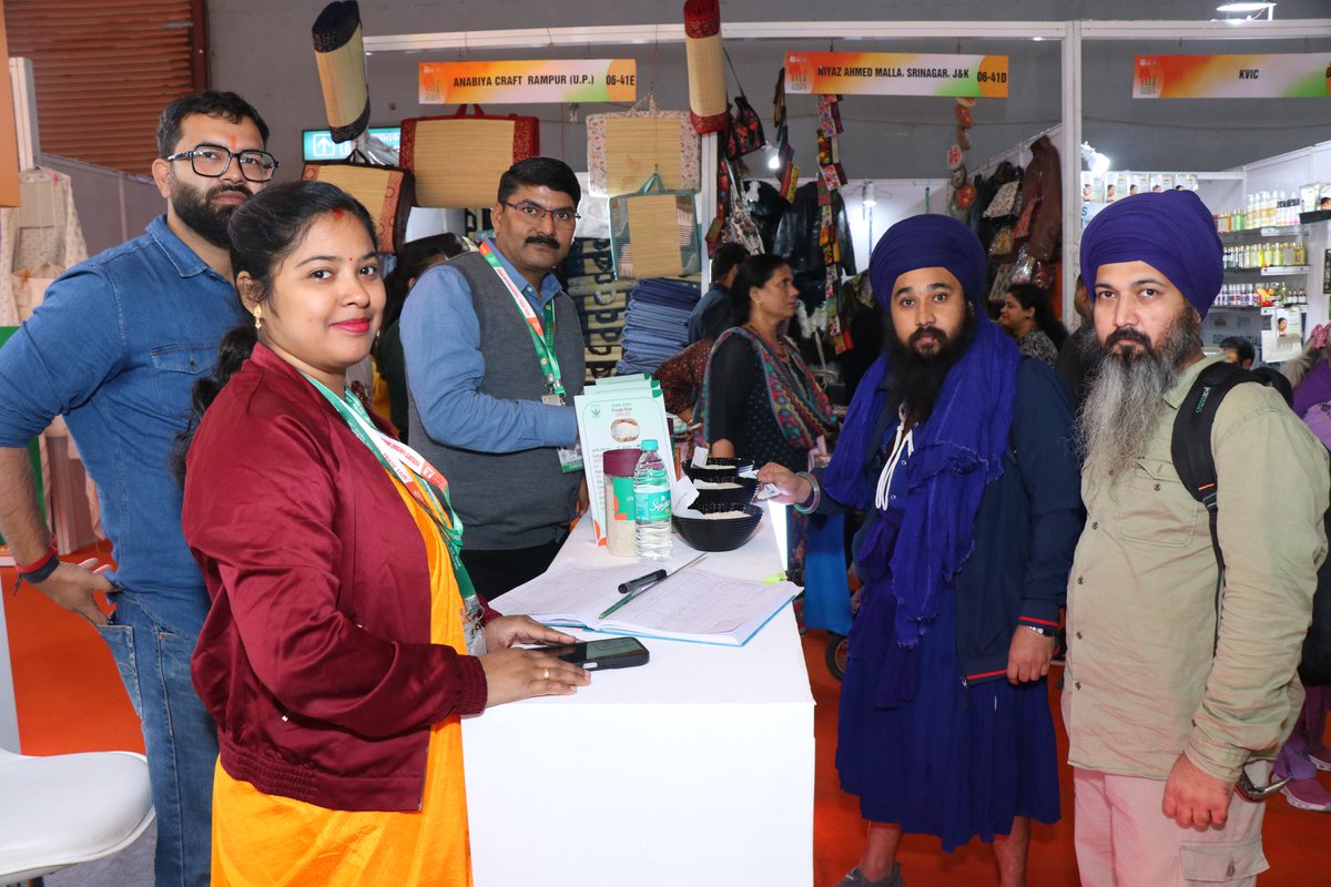 FCI_Delhi's tweet image. The #FCI Pavilion at #IITF2025, Bharat Mandapam, New Delhi continues to draw overwhelming visitor interest as footfall rises each day.
The engaging exhibits and interactive displays are making it a key attraction at Hall 6, Bharat Mandapam🌾✨
#OMSS
#FoodSecurity 
#BharatMandapam