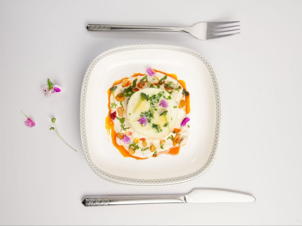 shukla_tarun's tweet image. New @airindia menu gets rolled out :

- Some 18 meal types from international cuisine, homestyle comfort food to health-conscious fare

- Gourmet breads, desserts, veg &amp;amp; non-veg Awadhi Thali, south Indian platter, tapas, matcha delice, masala dal khicdi, stuffed parathas etc.

✈️