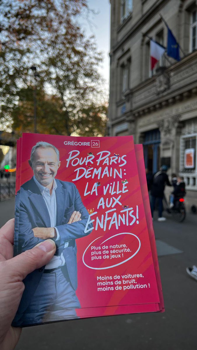 PS_Paris12's tweet image. Aujourd’hui devant les écoles Marsoulan, Léonie Wanner et Robert-Jean Longuet : on continue ! #rencontrer #écouter #convaincre #rassembler🧤🌹

Pour écrire (et dessiner) ensemble l’avenir de #Paris et #Paris12 !
Avec @egregoire &amp;amp; @isabelle_rocca pour les #municipales2026✊🏻