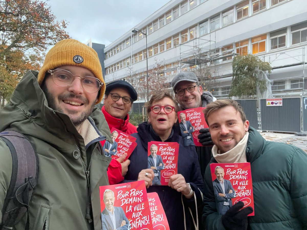 PS_Paris12's tweet image. Aujourd’hui devant les écoles Marsoulan, Léonie Wanner et Robert-Jean Longuet : on continue ! #rencontrer #écouter #convaincre #rassembler🧤🌹

Pour écrire (et dessiner) ensemble l’avenir de #Paris et #Paris12 !
Avec @egregoire &amp;amp; @isabelle_rocca pour les #municipales2026✊🏻