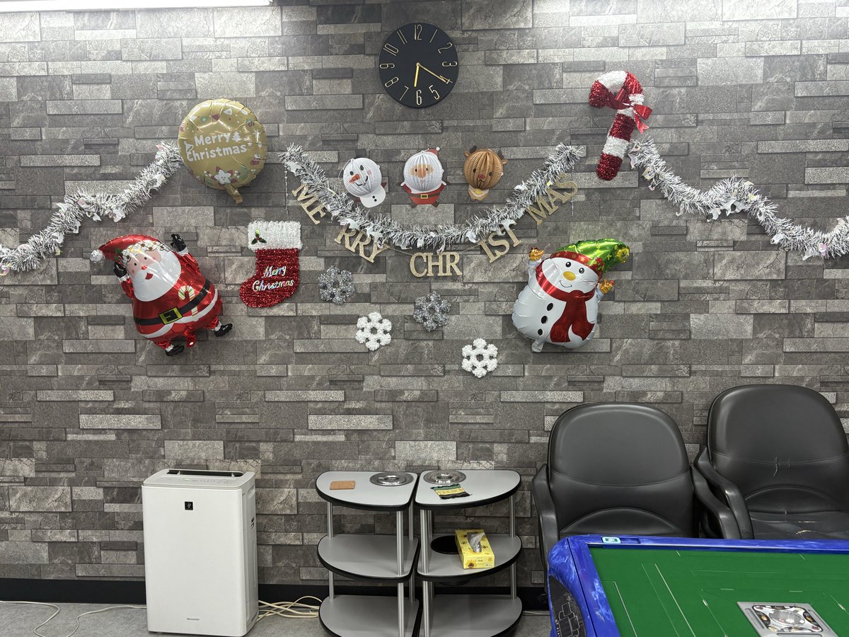 jongky_a's tweet photo. じゃんき〜クリスマス🎄仕様になりました✨✨ 
今年は新しく入ってくれた子といっしょに飾り付けヾ(・ω・)ゞ https://t.co/Hq2VwIZnHs