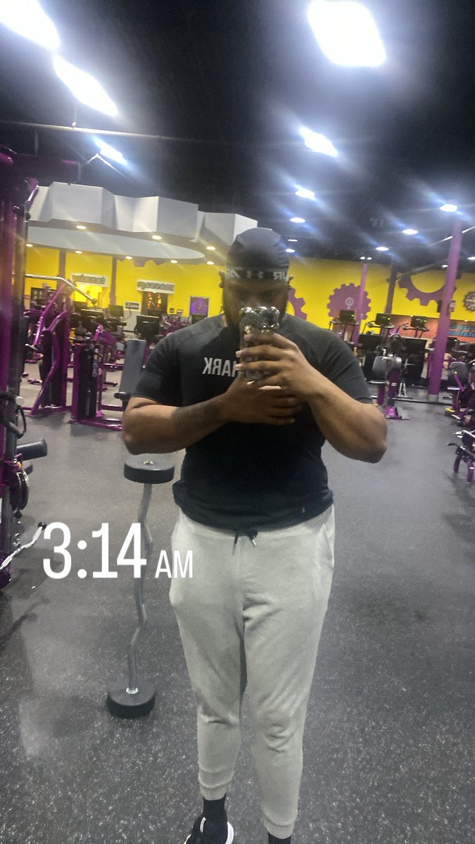 _DeeLeonTalley's tweet photo. While you sleep, the next dude eats! ๐ช๐พ #gym #gymlife #3amclub https://t.co/Qd8ssiJyg0