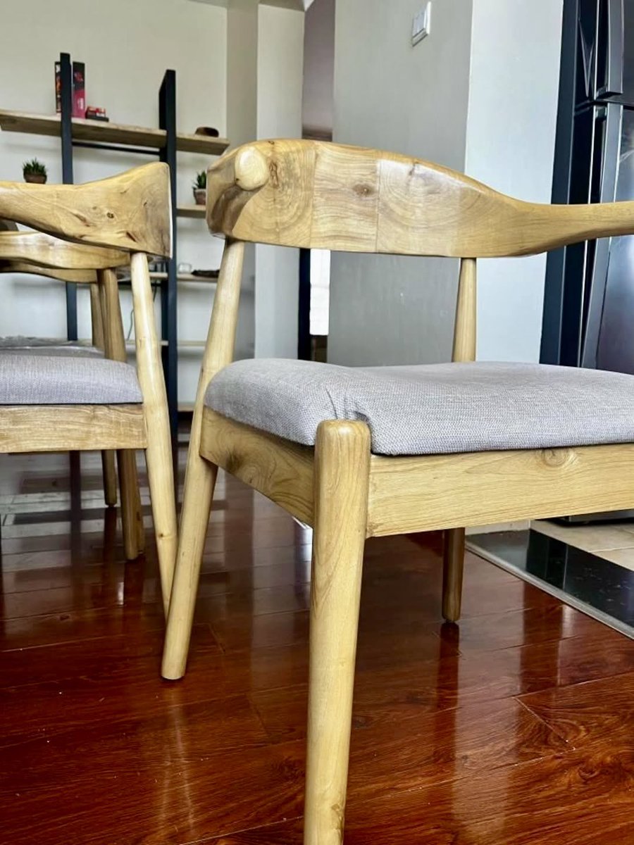 MufasaDeco's tweet image. Mvule wood showing off today! Designed to be fashionable and timeless! Get yours from Ksh 135,000. #diningtable #furnitureinkenya #mvulewood #mufasahomes #interiordesign