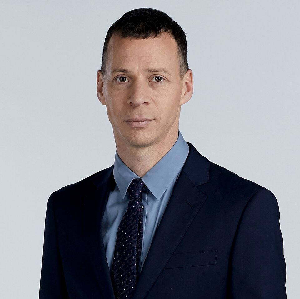 עמית סגל צדק אתמול במאה אחוז בדבריו על הצביעות התקשורתית. עמית אנחנו איתך! מי ששותק על ההסתה והאלימות מול נבחרי ציבור ומול ערוץ 14, שישתוק גם עכשיו.