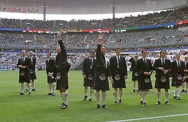 It’s only right we rock up in North America with the kilts on proper ‘98 style.

Tradition.