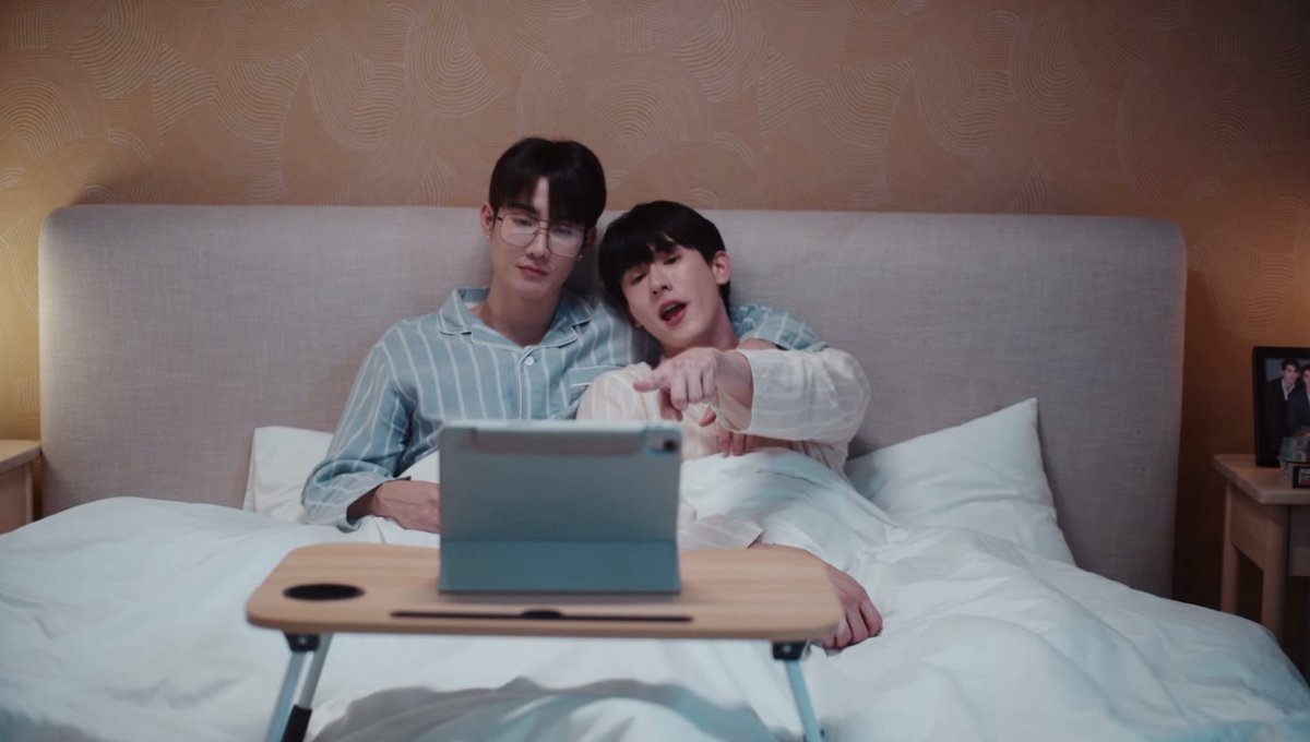 GameRChoi407's tweet image. ความรู้สึกหลังจากดู Official trailer  รู้สึกว่าความ horror ดูลดน้อยลงจาก teaser แรก
รู้สึกได้ถึงความละมุนมากขึ้น

คือพาร์ทที่เป็นปริศนามันยังไม่หายไป แต่ความตุ้งแช่มันน้อยลง
แล้วมวลคือดีมาก คิดว่าได้เสียน้ำตาให้ฟอสบุ๊คอีกแล้วแน่นอน

MELODYOFSECRETS TRAILER 
#MelodyOfSecrets