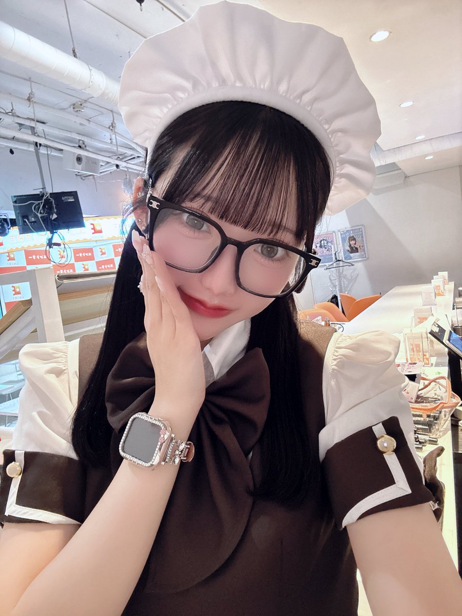 18:00~22:00まで居ます🤍
今日は22時閉店です🌸
よろしくお願いします🎀
アイドルのフライヤーもできたので
先行でお配りさせて下さい>  ̫<