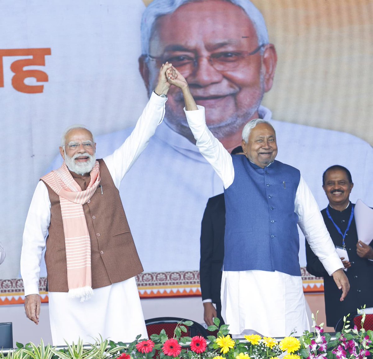 BadhtaBihar's tweet photo. 10वीं बार श्री नीतीश कुमार जी को बिहार के मुख्यमंत्री पद की शपथ लेने पर बहुत-बहुत बधाई। #NitishKumar #Bihar https://t.co/UQ3Jy2W9e7