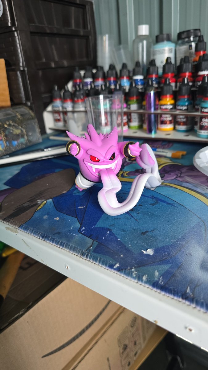 Después de mucho tiempo de inactividad vuelvo a enseñaros las figurita en 3D que estoy haciendo de gengar fusionado con majin boo. Va quedando chulo no?