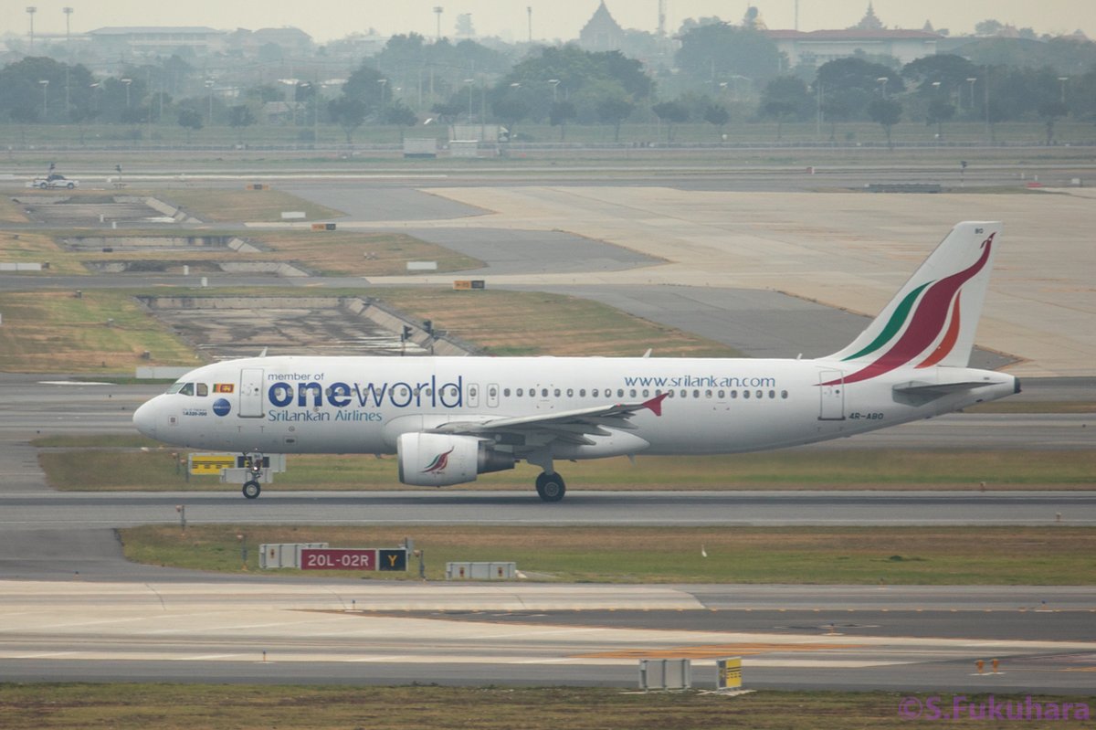 Tga380800's tweet image. Airline:SriLankan Airline
Aircraft:A320-200
Locations:BKK
Date:27/12/2024
Remarks:Oneworld Livery

#SriLankanAirline #スリランカ航空 #UL
#Airbus #A320 #A320200
#BKK #SuvarnabhumiInternationalAirport #スワンナプーム国際空港 #VTBS
#飛行機好きな人と繋がりたい #飛行機好きな人