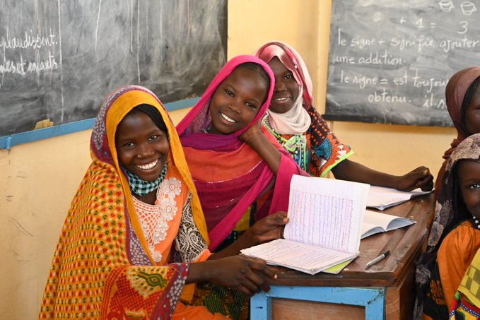 KentPage's tweet image. “Learning is a treasure that will follow its owner everywhere.” ~Ancient Proverb 

Please retweet if you agree w/these #SundayThoughts &amp;amp; #EducationCannotWait for any child.

#KeepHopeAlive @dfat @cidcaofficial @ksrelief_en @canadadev @uaeaid @afd_en #222MillionDreams✨📚