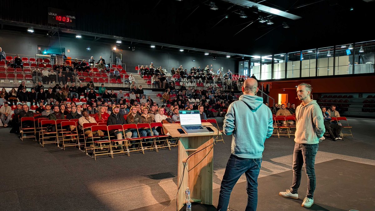 On pense « petite feature », on finit avec une super-app ingérable 😅
En salle A, Antoine Robiez &amp; <a href="/bapness/">Baptiste 🌿</a>  expliquent comment éviter le crash.
#CodeursEnSeine 🚀