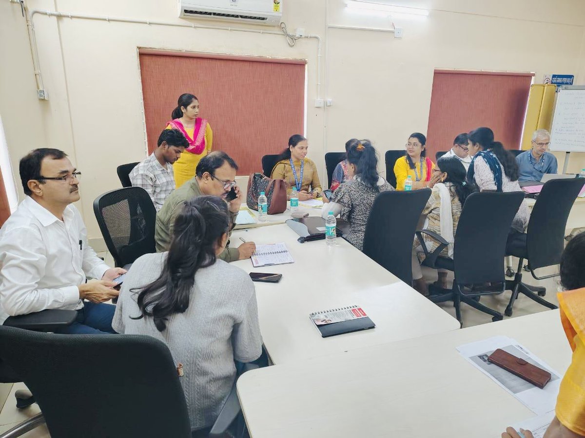 CTOdisha's tweet image. Driving livelihoods, dignity &amp;amp; confidence.

Team C&amp;amp;T, in coordination with UCO Bank, held a facilitation session at IDTR Chhatia for loans to support LMV acquisition under #AMASuVahak.

15 women have applied — taking the first step toward becoming professional SuVahaks.