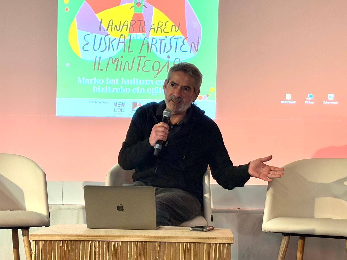 ueu_orokorra's tweet image. Prekarietatea

Unai Iturriaga Zugaza-Artaza 

"Artisten langile izaera aldarrikatu behar dugu, baina guk ere gure buruari aitortu behar diogu. Eta langile bezala kexatu behar gara kexatu behar dugunean"

#EuskalArtistenIIMintegia