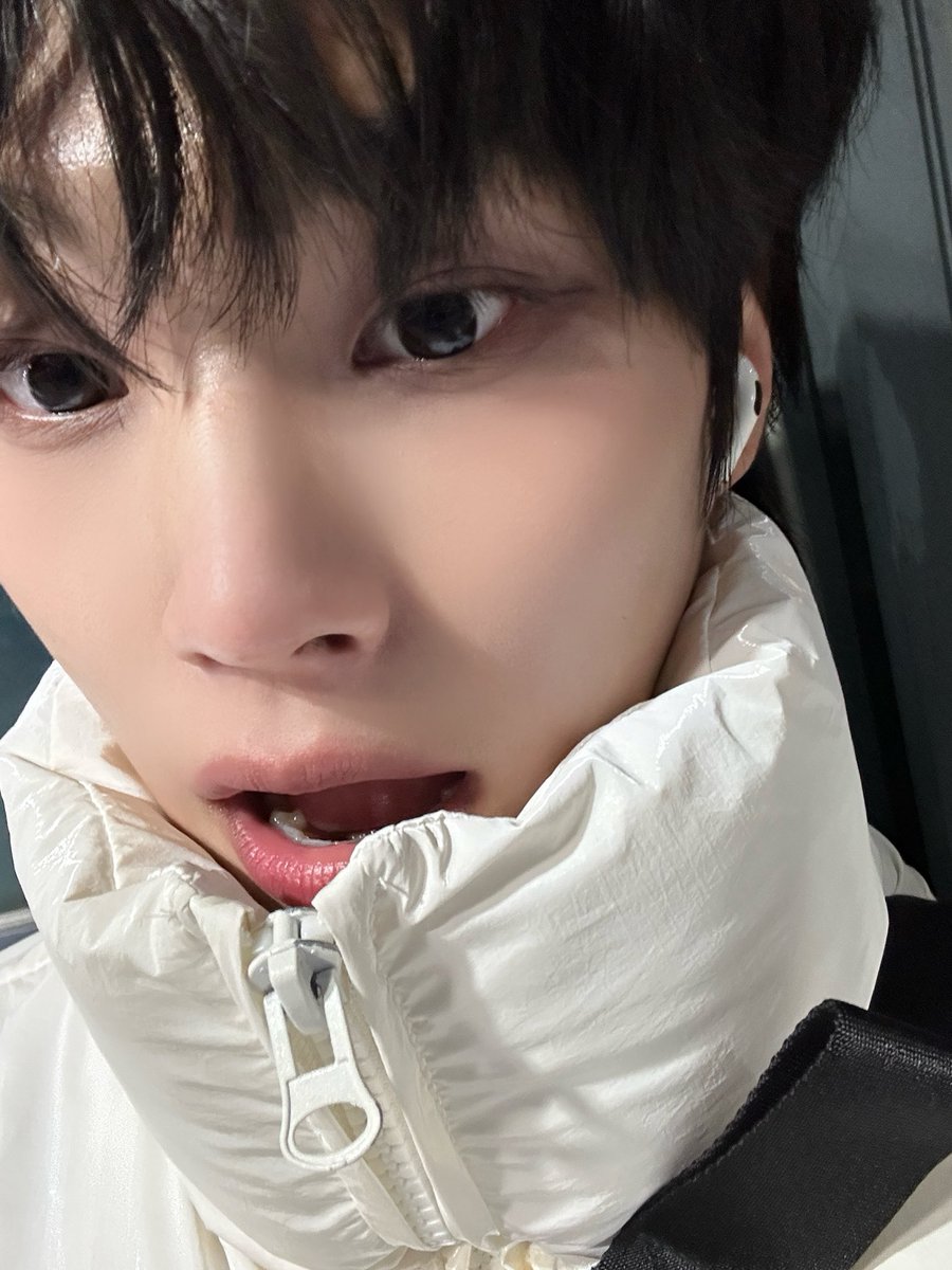 EVNNE_official's tweet photo. 겨울이여 내게 오라☃️❄️⛄️🌨️

#EVNNE #이븐
#박한빈 #PARKHANBIN https://t.co/PWApPAeZec