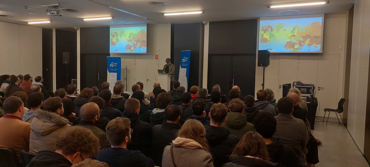 codeursenseine's tweet image. 🌱 Réduire l’empreinte carbone du code legacy… grâce à l’IA 💡
@obierlaire nous a partagé des stratégies pour rendre le vieux code plus vert.
#Codeurs2025 🚀