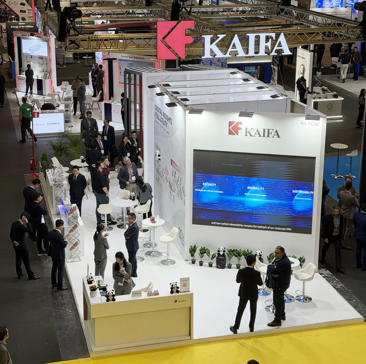 Kaifa_Metering's tweet image. 🌟 What a successful Enlit Europe! 🌟 
Great conversations, new faces, and a shared vision for a smarter energy future. It was fantastic to see the industry come together with such passion.
#EnlitEurope  #SmartMetering  #EnergyTransition  #KAIFA  #Digitalization
