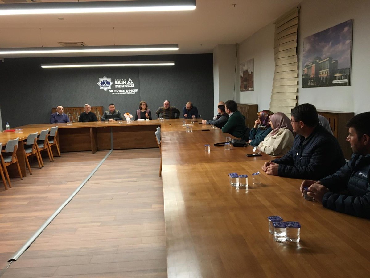 Aksaray Birlik Vakfı Şubesi’nde gerçekleştirilen 52. Buluşmada, Aksaray Üniversitesi Fen-Edebiyat Fakültesi'nden Dr. Öğr. Üyesi Şerife Şimşek hocamız ile "Paris'te Kimya Tahsilinde Bir Türk Kızı: Remziye Hisar"ı konuştuk. Hocamıza ve katılımcılara teşekkür ederiz...