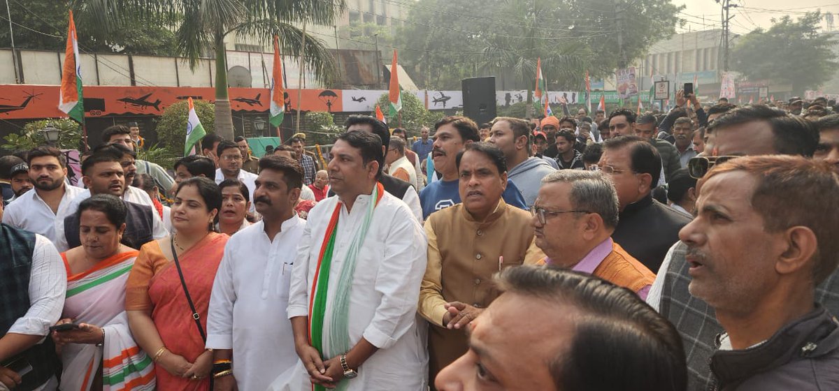 MlcSuresh's tweet image. आज सरदार वल्लभभाई पटेल जी की 150वीं जयंती के अवसर पर गाजियाबाद विधानसभा में मा० विधायक श्री संजीव शर्मा जी द्वारा आयोजित एकता यात्रा में सम्मिलित होना मेरे लिए अत्यंत गर्व और सम्मान का क्षण रहा।
जय हिंद! 🇮🇳
#sureshkashyap