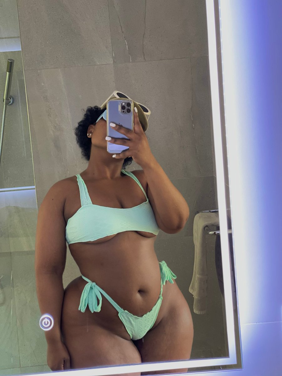 KnockwonderK's tweet image. It’s the Bikini season 🥺